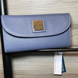 NWT- Dooney & Bourke Lucca Pebble Leather Continental Clutch Wallet, Graphite